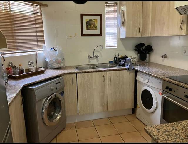 2 BEDROOM TOWNHOUSE FOR SALE IN OAKLANDS